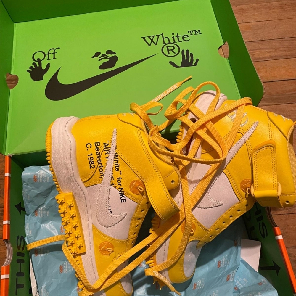 Stylish Yellow and White Sneakers - Picture 7 of 8